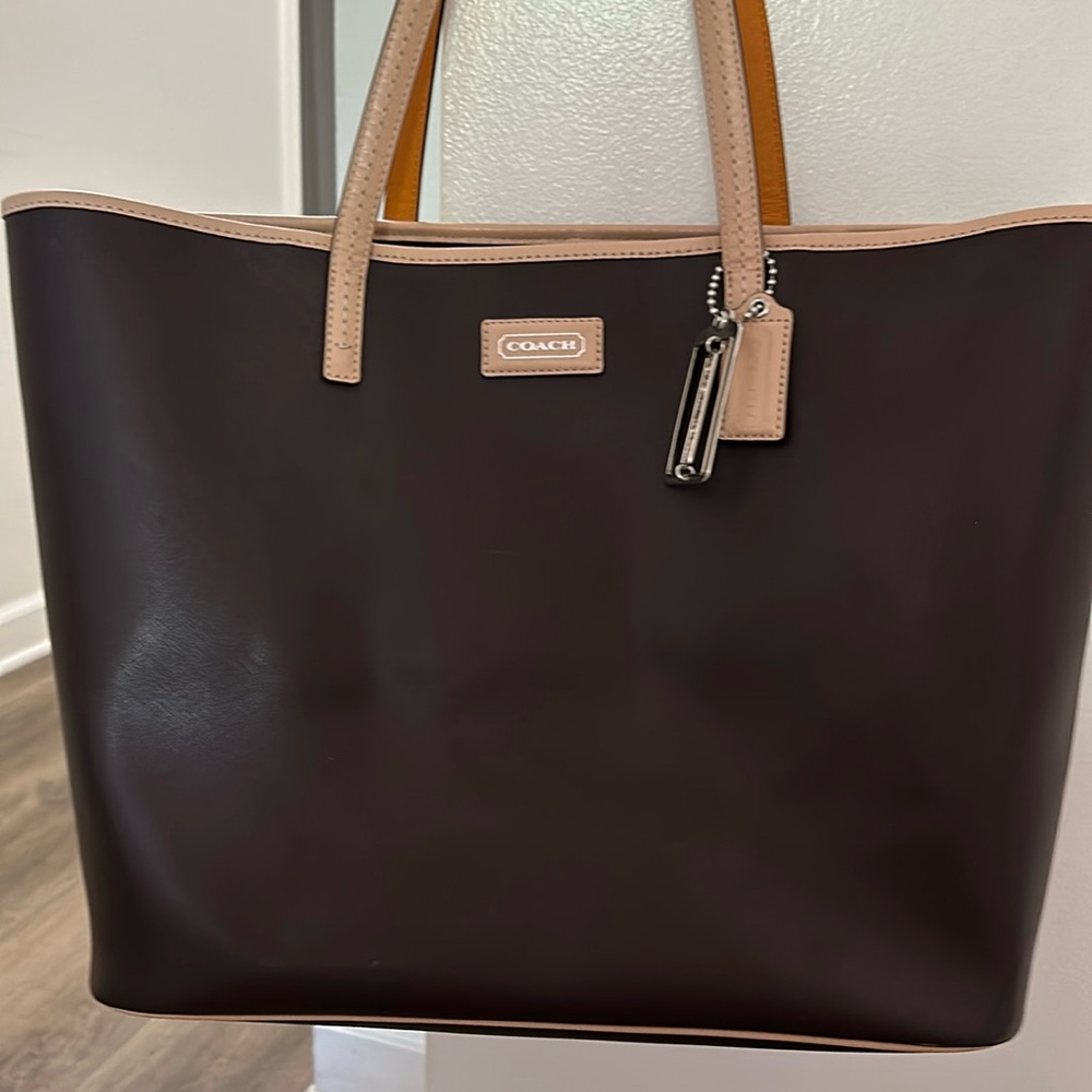Leather tote